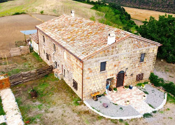 Casavacanze Pergolino del XVIII secolo immersa nel verde